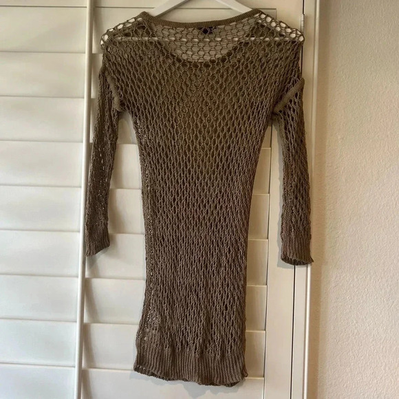 THEORY NEW Tarana Sphere Neutral Crocheted Mesh Drop Shoulder Top - Picture 4 of 8